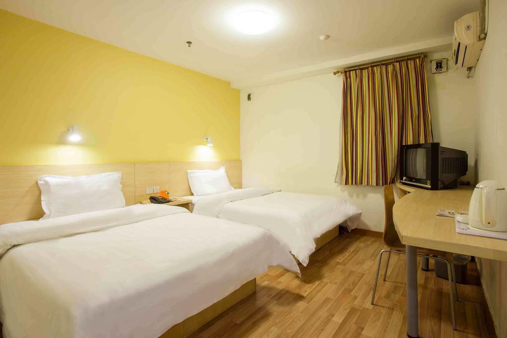 7Days Inn Nanchang North Railway station square Zimmer foto