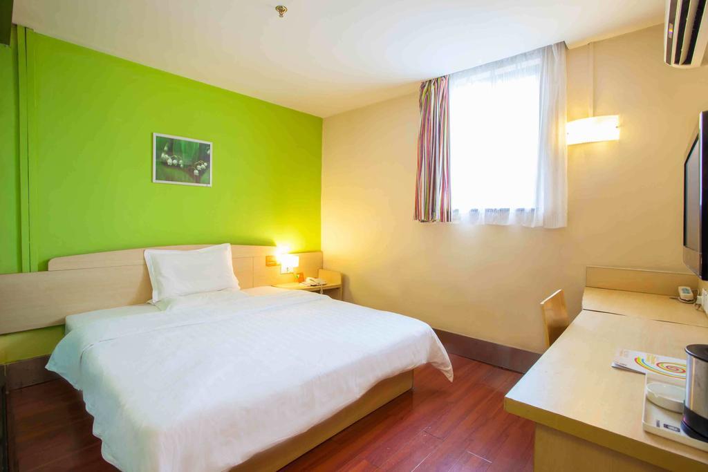7Days Inn Nanchang North Railway station square Zimmer foto