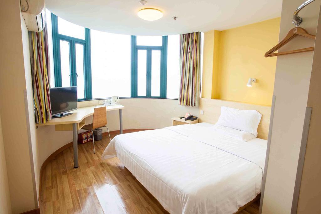 7Days Inn Nanchang North Railway station square Zimmer foto