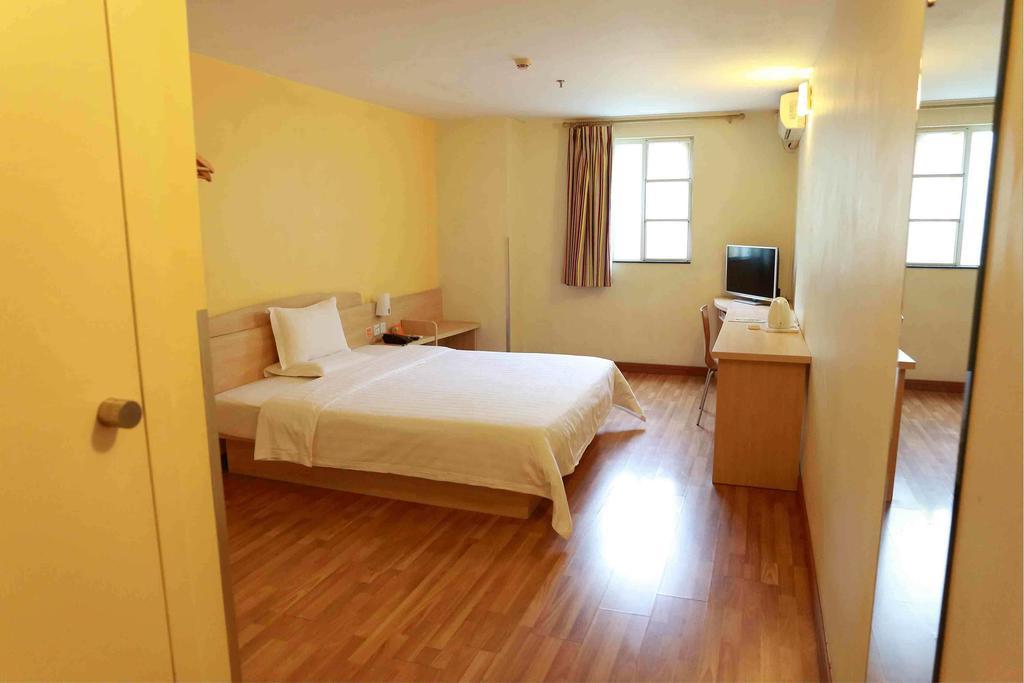 7Days Inn Nanchang North Railway station square Zimmer foto