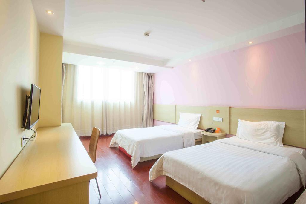 7Days Inn Nanchang North Railway station square Zimmer foto